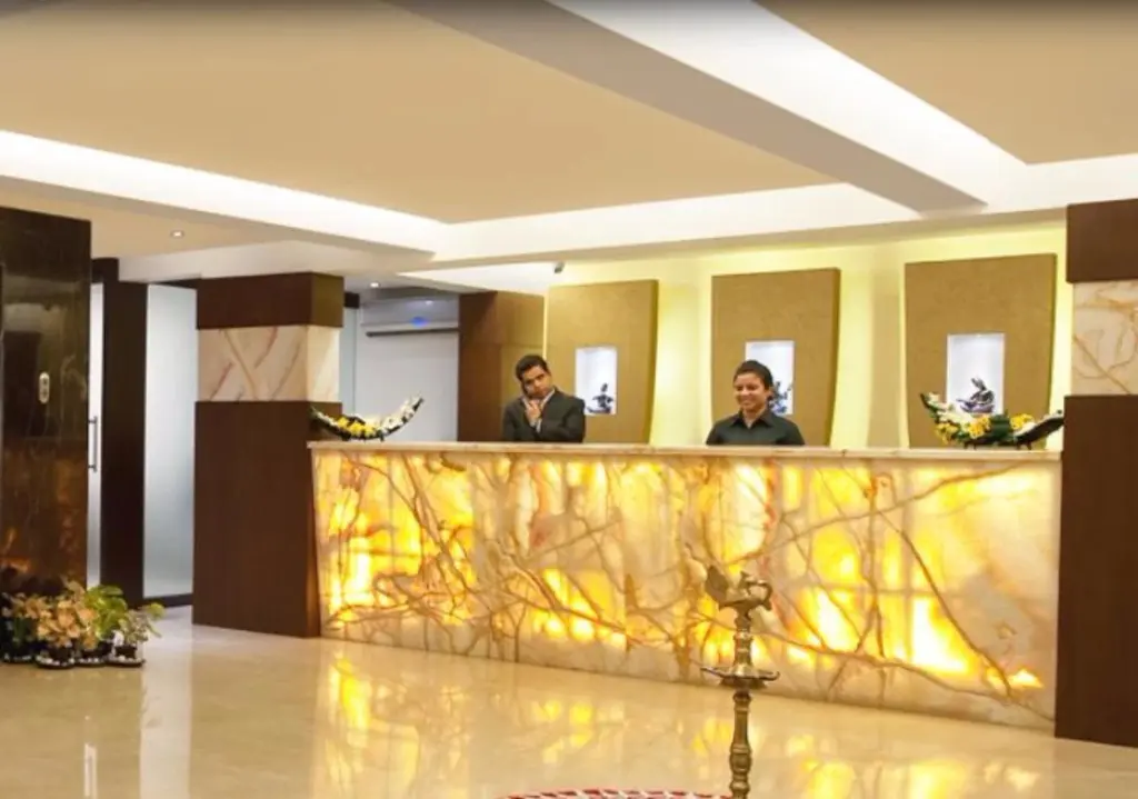 Пуна: New Leaf Hotel