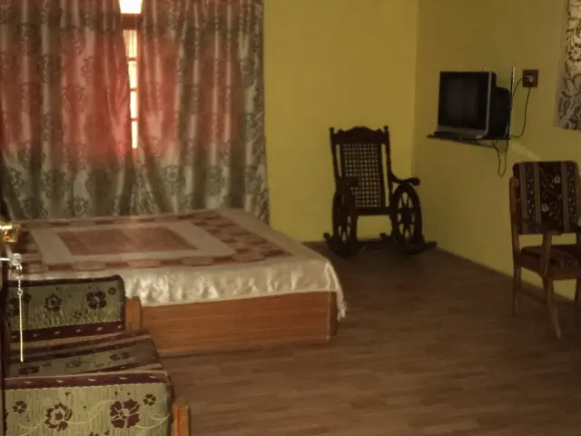 Шринагар: Asif Guest House