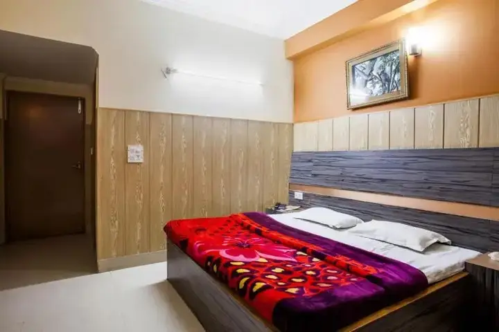 Катра: Hotel Atithi International