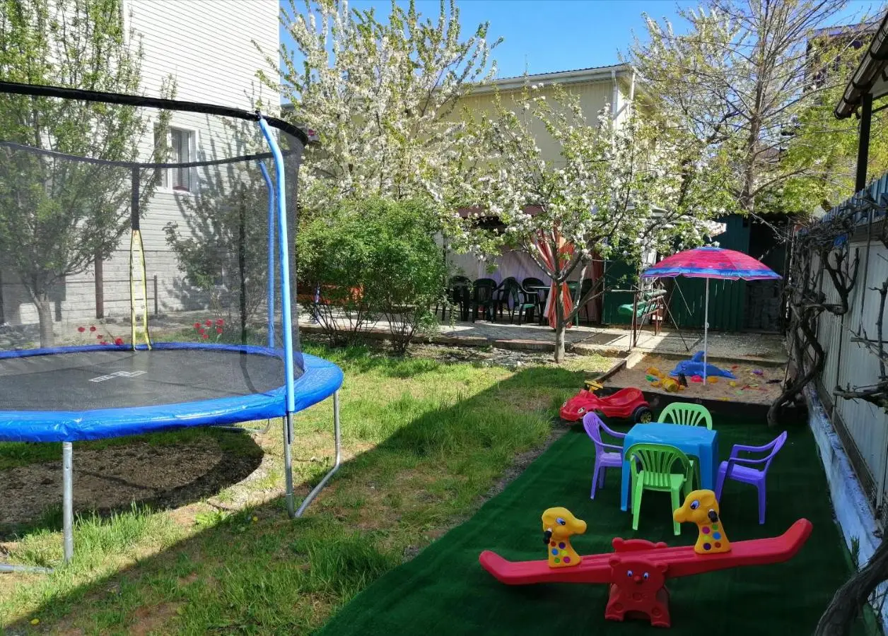 Анапа: Na Solnechnoy 8 Guest House