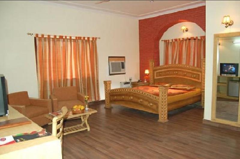 Шахджаханпур: Shakti Resort