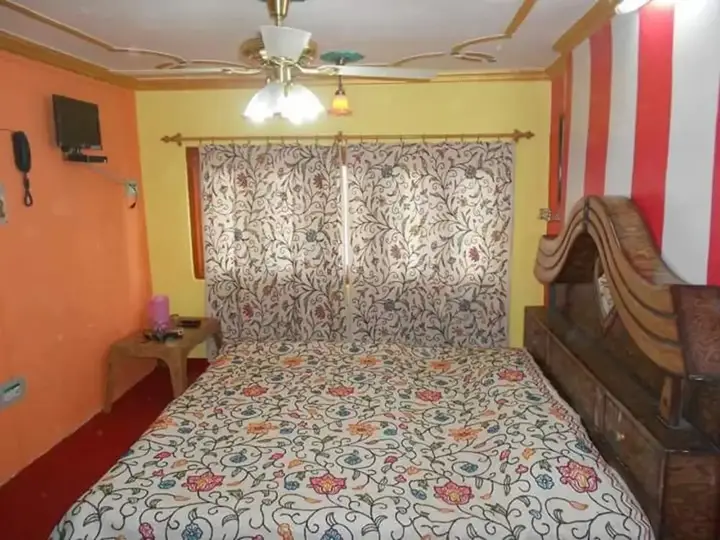 Шринагар: Grand Rooma