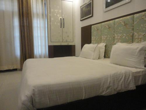 Дехрадун: Hotel Anand Niwas