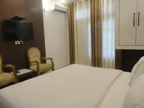 Дехрадун: Hotel Anand Niwas