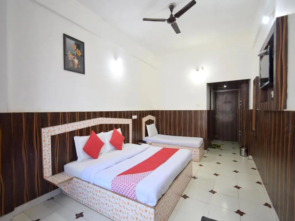 Катра: OYO 5239 Hotel Satya Shree