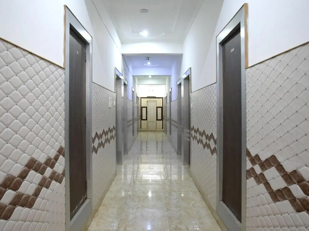Катра: OYO 5239 Hotel Satya Shree