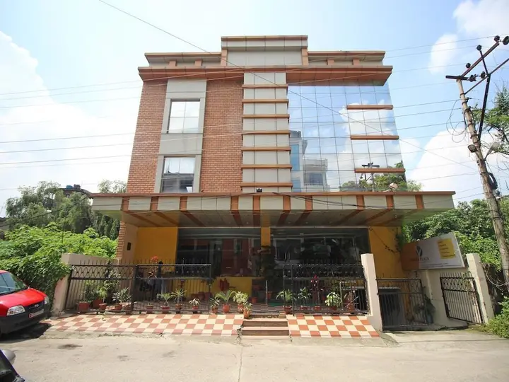 Дехрадун: OYO 6438 Hotel Valley Plaza