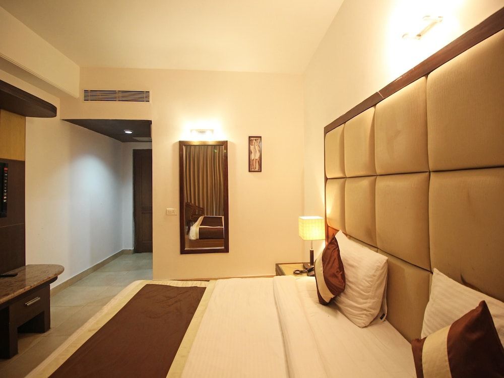Дехрадун: OYO 6438 Hotel Valley Plaza