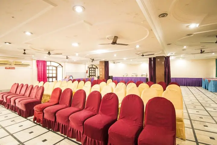 Харидвар: WOW STAYZ2 Hotel Jahanvi Dale