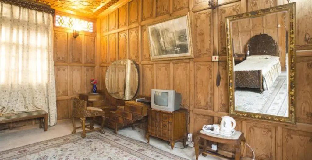 Шринагар: Prince of Kashmir Houseboat