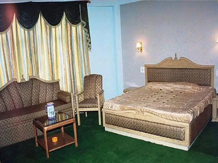 Наггар: Ankit Palace