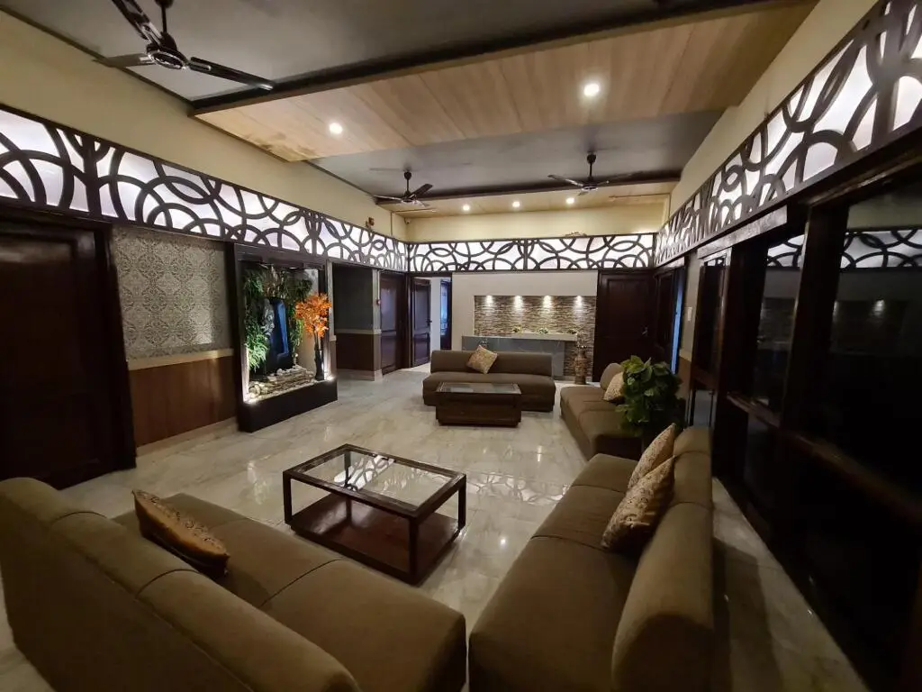 Лакхнау: Hotel Executive