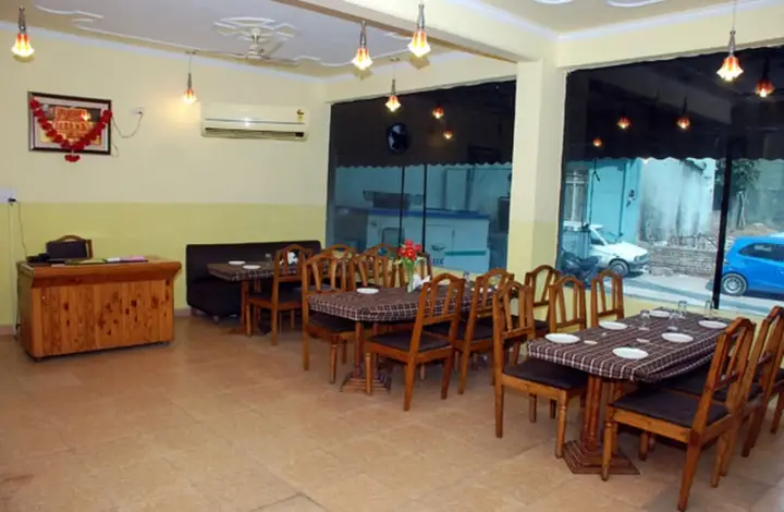 Катра: Hotel AJ International