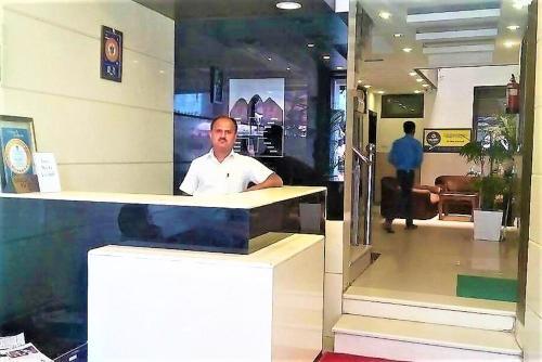 Катра: Hotel Kanchan