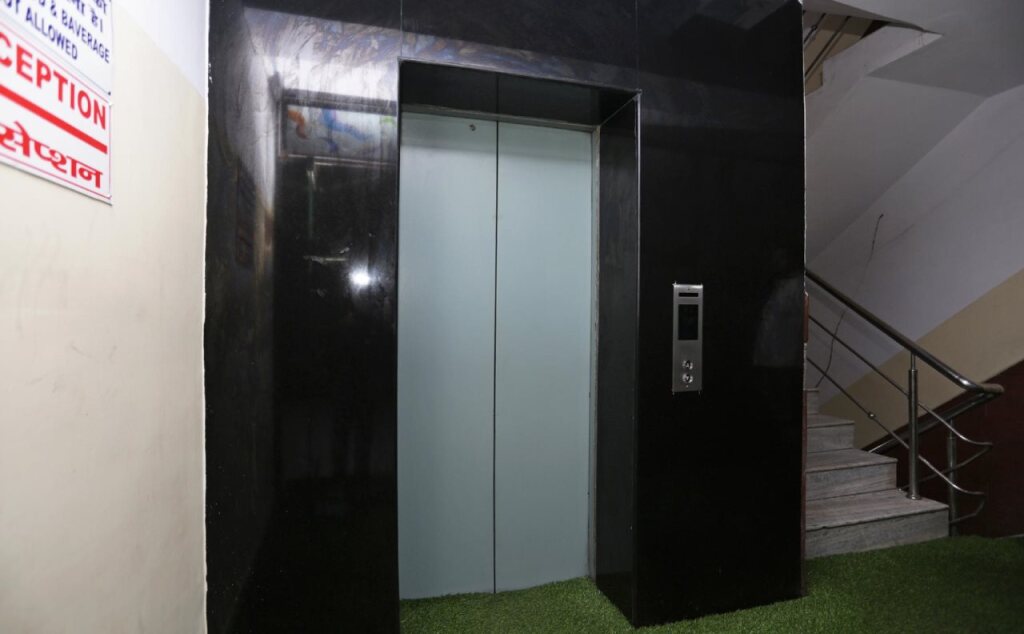 Агра: Hotel Jigyasa Palace By Mayda Hospitality Pvt. Ltd.