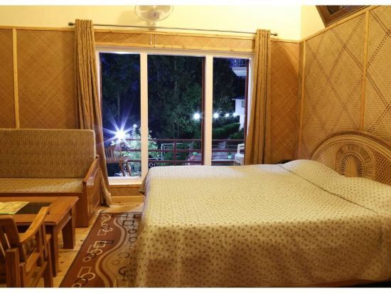 Раникхет: BluSalzz Collection - Binsar Eco Resort, Binsar - Uttarakhand by ZUZU