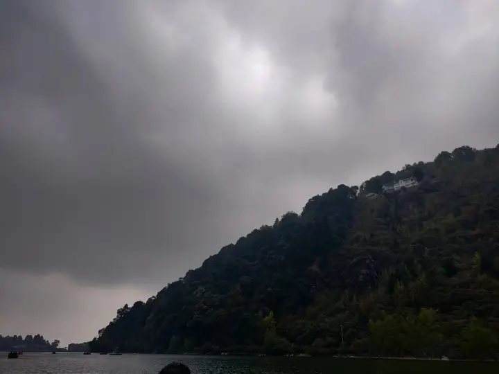 Наинитал: Hotel Hill View Nainital