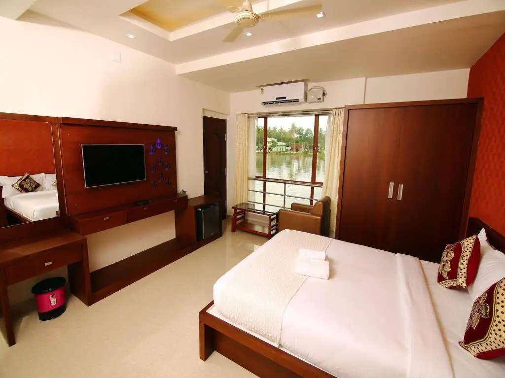 OYO 2589 Hotel Captains Cabin — фото 1
