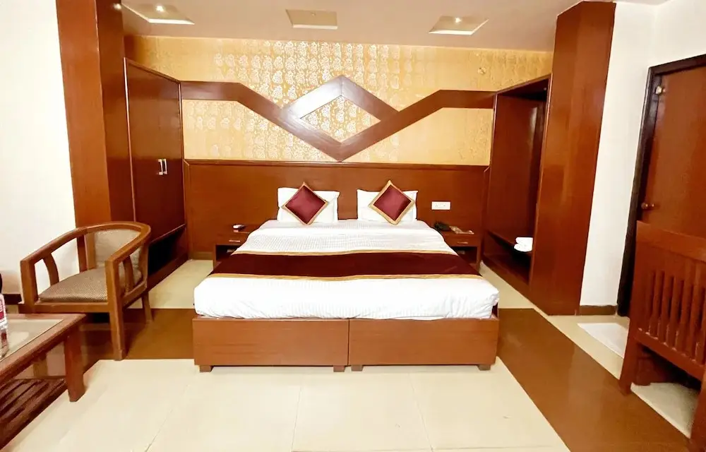 Лакхнау: Saubhagya Inn