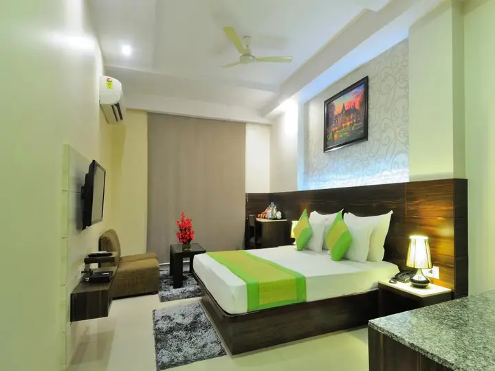 Нью-Дели: Sky Rich International
