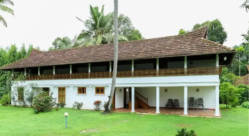Kovilakam Lakeside Villa — фото 1