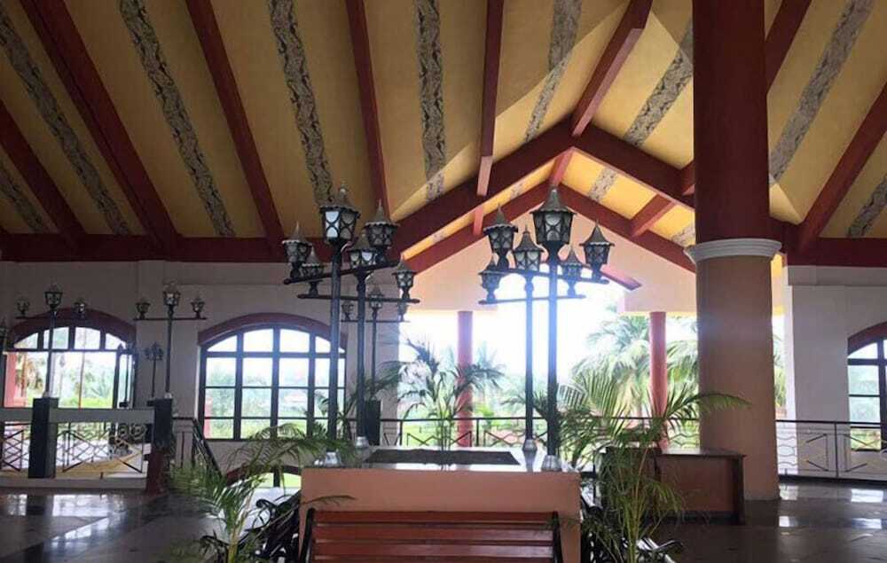 Халдия: The Golden Retreat