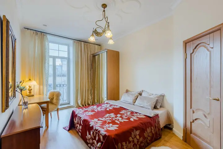 Санкт-Петербург: Апартаменты 3 bedrooms & balcony 8 persons