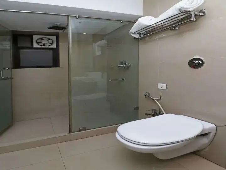 Колката: OYO 1187 Hotel Swiss Suites
