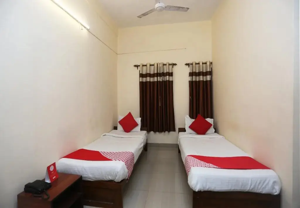 Колката: Hotel East West