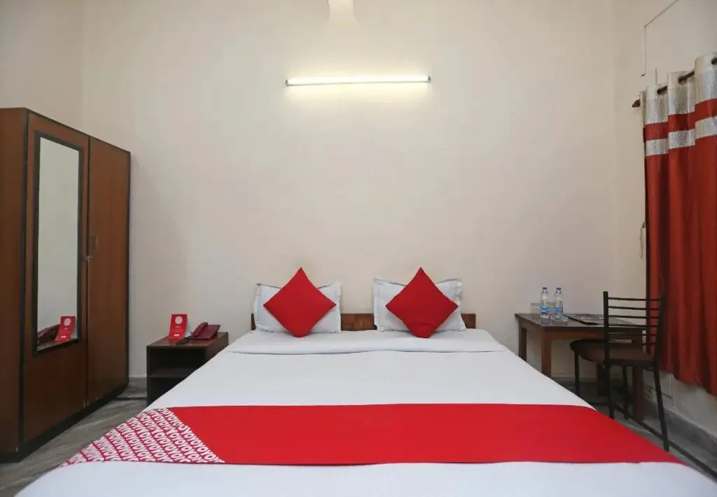 Колката: Hotel East West