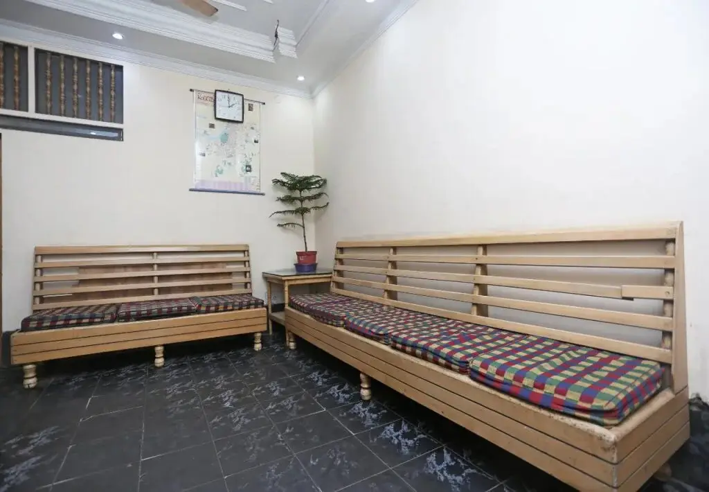 Колката: Hotel East West