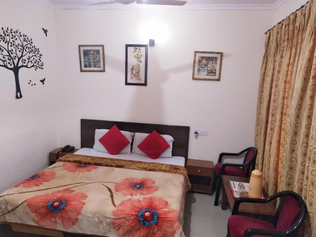 Hotel Anuj Regency — фото 1