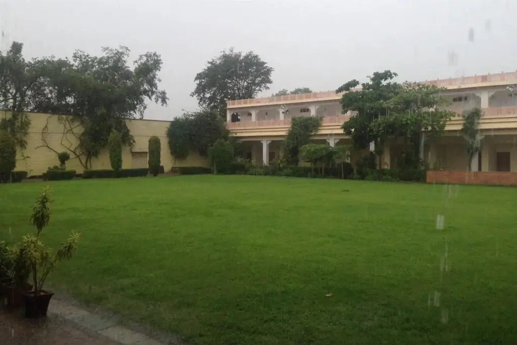 Lakshmi Vilas Hotel — фото 1
