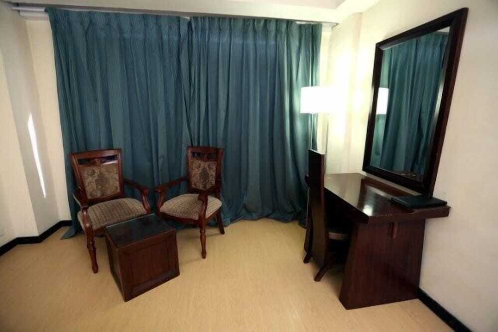 Патьяла: Eqbal Inn