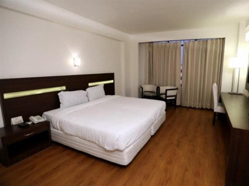 Патьяла: Eqbal Inn