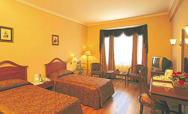 Шимла: Hotel Himdev