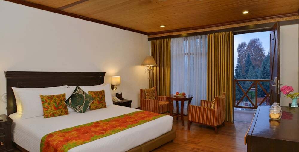 Шринагар: Fortune Resort Heevan