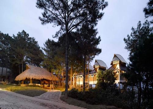 Ri Kynjai Serenity by the Lake Resort — фото 1