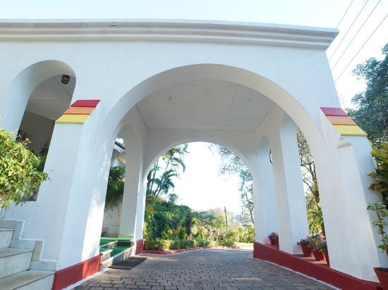 Пачмарай: MPT Rock End Manor, Pachmarhi