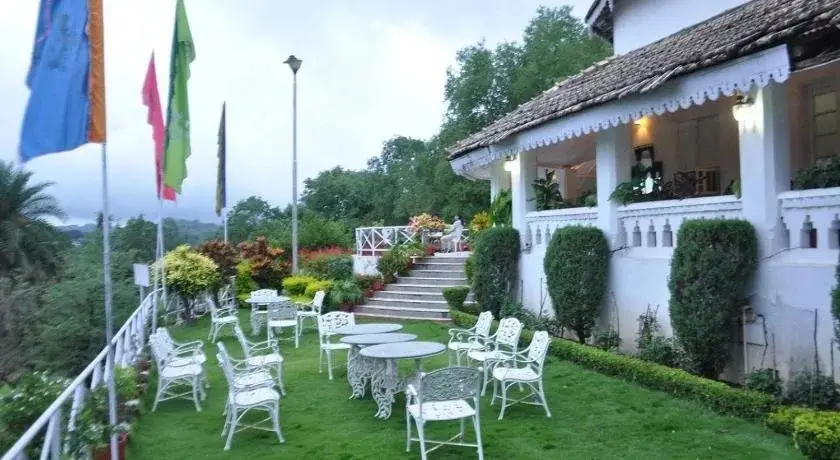 Пачмарай: MPT Rock End Manor, Pachmarhi