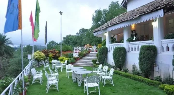 Пачмарай: MPT Rock End Manor, Pachmarhi