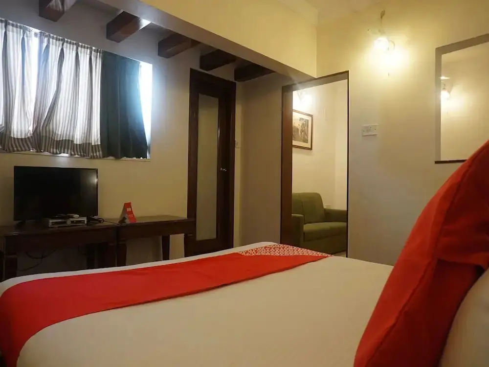 Пуна: Beverly Hills Hotel by Oyo Rooms