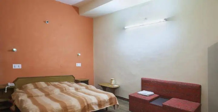 Чамба: Hotel Shangri-La