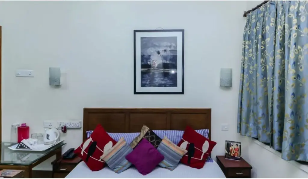 Катра: Hotel Basera