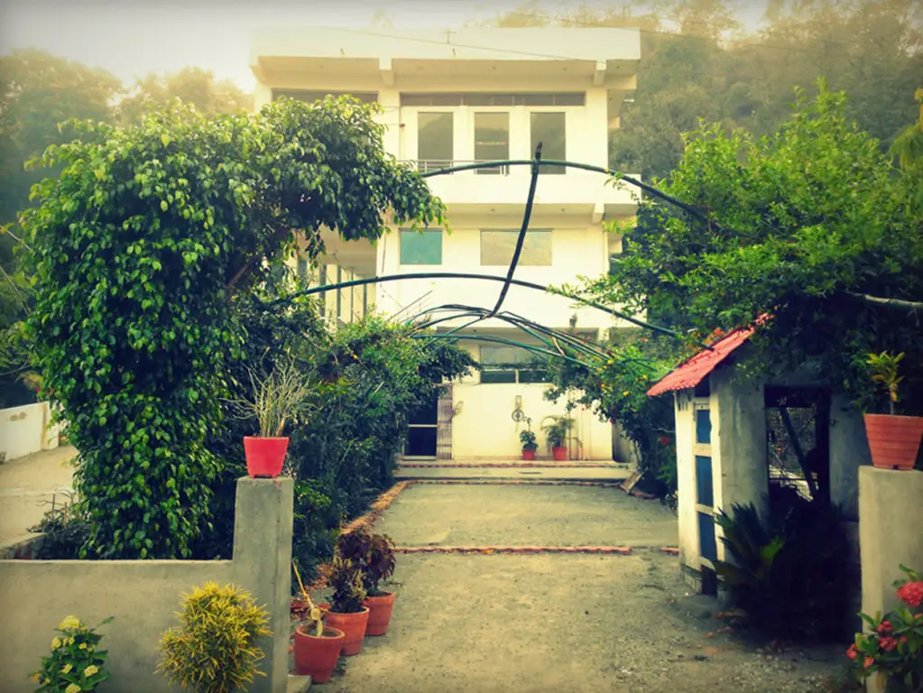 Fiesta Hotel, 2 kms from Kathgodam Railway Station — фото 1