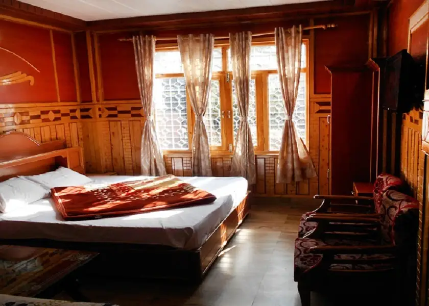 Наинитал: Hotel Himtrek
