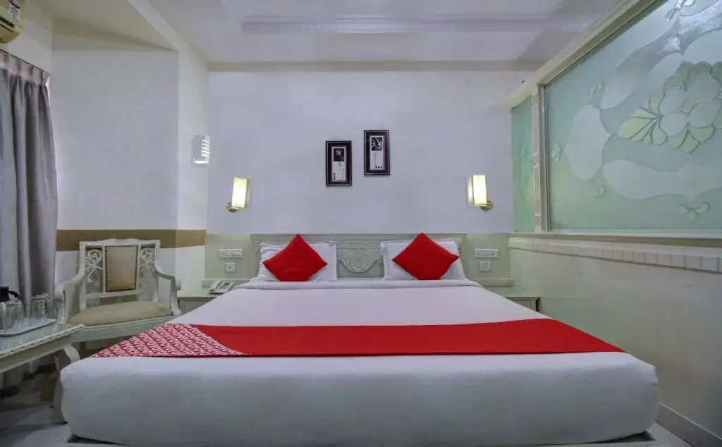 Майсур: OYO 2410 Nerambally Hotel Mysore