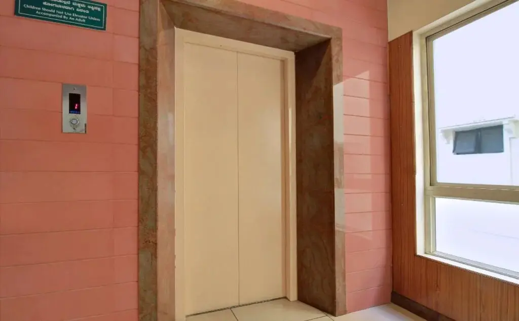 Майсур: OYO 2410 Nerambally Hotel Mysore