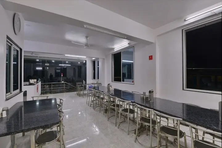 Удджайн: OYO 15401 Hotel Surana palace
