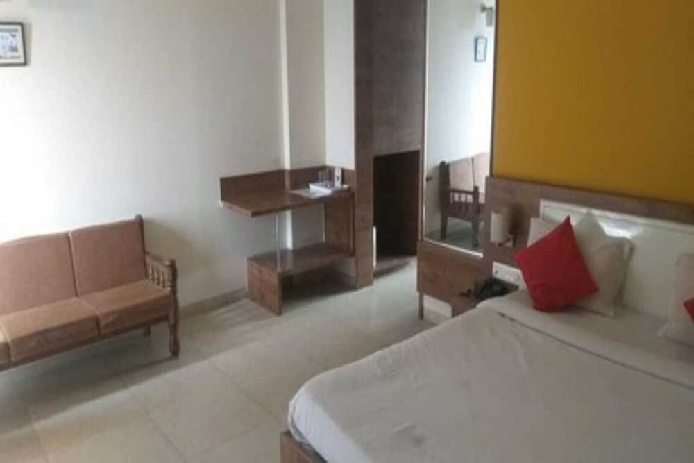 Ширди: Sanskruti Heritage Resort